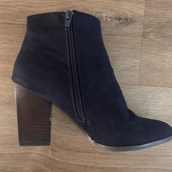 Covington Woman’s Boots - Picture 6 of 10